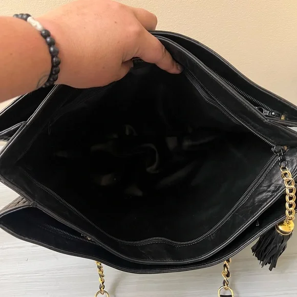 Authentic Bally Black Quilted Lamb Skin Purse - Picture 10 of 16